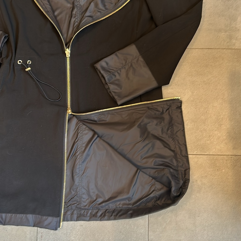 Calvin Klein Woman’s Lightweight, Water Resistant Coat - Picture 5 of 13